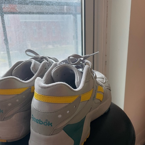 Reebok sneakers size 10 - Picture 4 of 6